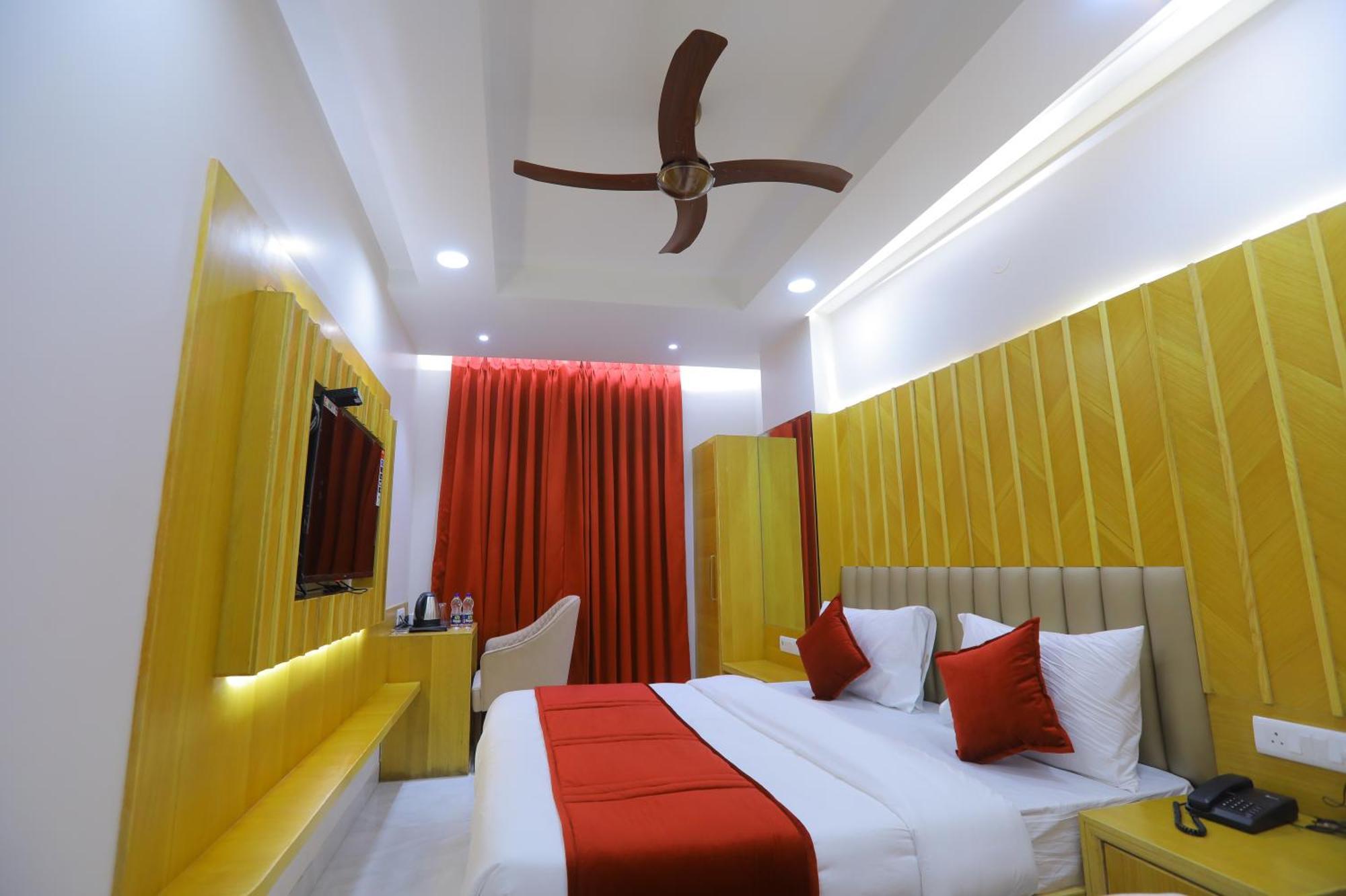 Hotel Glitz - Walk In From New Delhi Railway Station Экстерьер фото