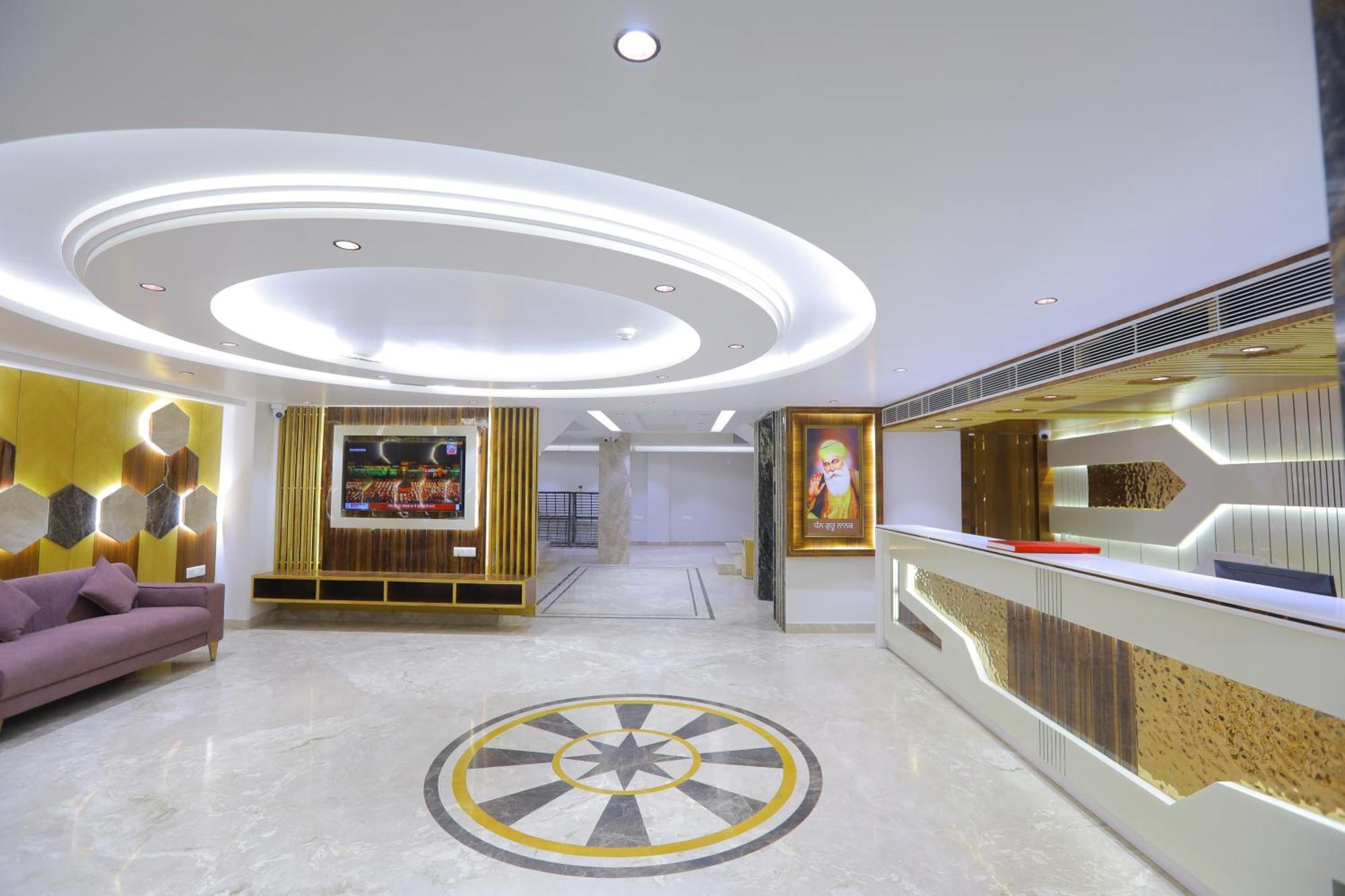 Hotel Glitz - Walk In From New Delhi Railway Station Экстерьер фото