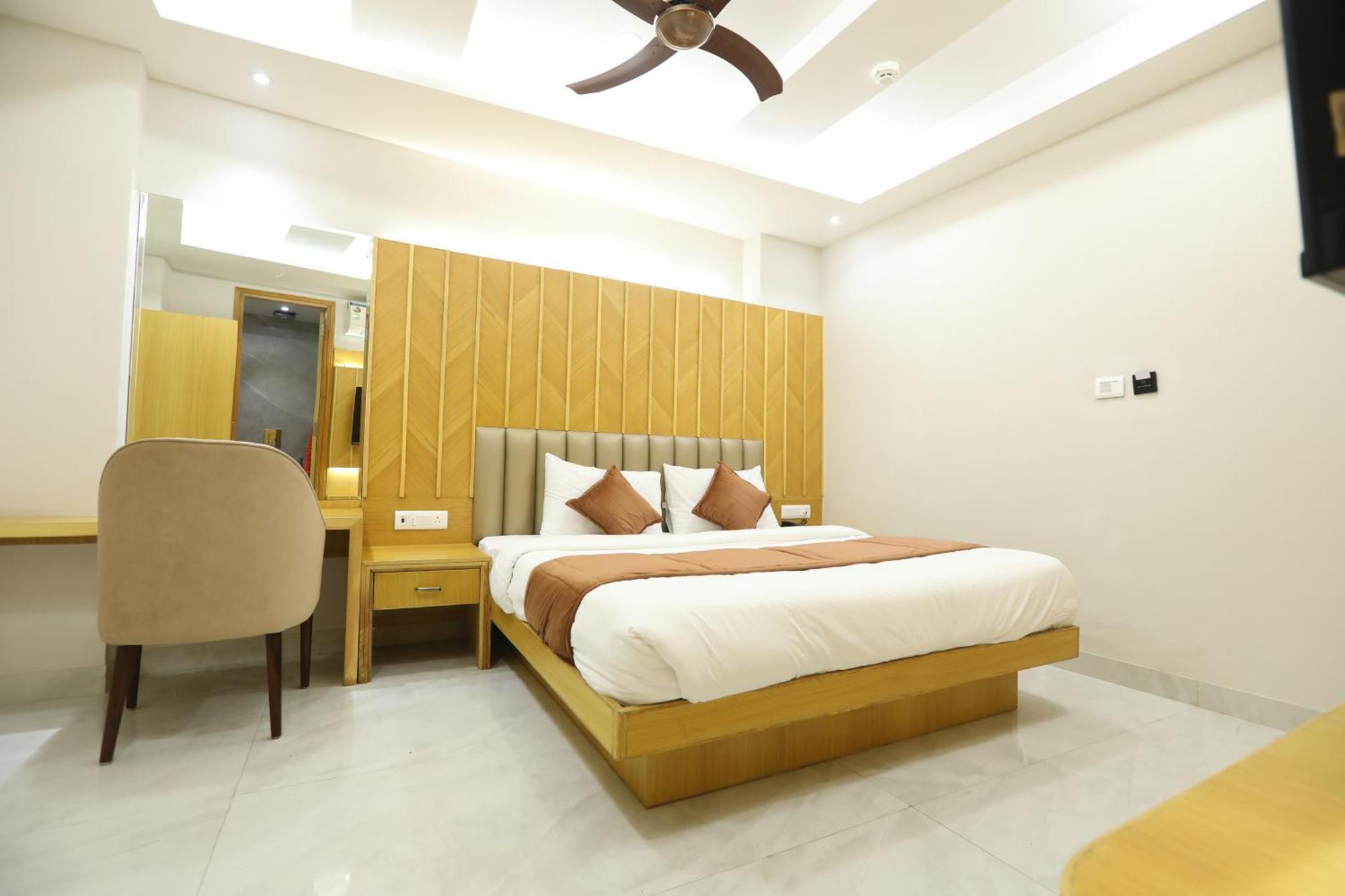 Hotel Glitz - Walk In From New Delhi Railway Station Экстерьер фото